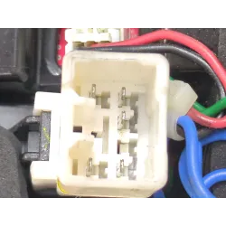 Recambio de piloto porton trasero izquierdo para kia carens iv van (a4) crdi referencia OEM IAM 92403A4110  
