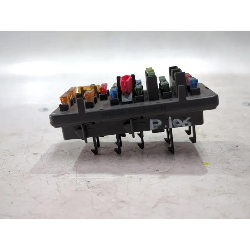 Recambio de caja reles / fusibles para peugeot 106 (s2)(04.1996) 1.4 i referencia OEM IAM 9450586180  