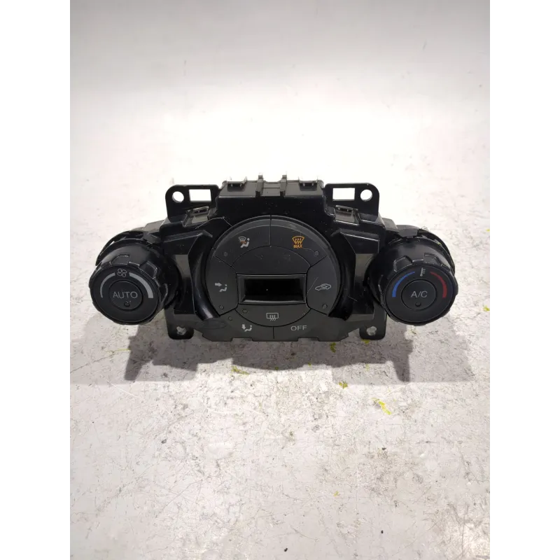 Recambio de mando climatizador para ford fiesta vi (cb1, ccn) 1.0 ecoboost referencia OEM IAM 8A6T18C612  