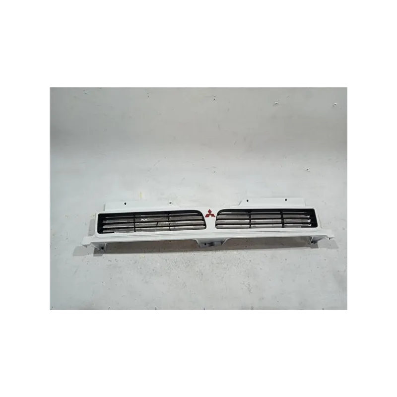 Recambio de parrilla delantera para mitsubishi space wagon (n80/n90)(1999) 2.4 referencia OEM IAM MB831568  