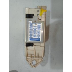 Recambio de caja fusibles/rele para lexus is 200 (gxe10)(12.1998) 200 referencia OEM IAM 8273053050  