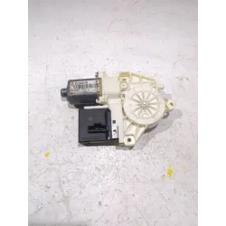 Recambio de motor elevalunas trasero derecho para renault megane iii fastback 1.6 16v referencia OEM IAM 0130822331  