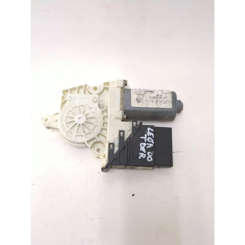 Recambio de motor elevalunas trasero derecho para seat leon (1m1) 1.6 16 v referencia OEM IAM 0536006001  
