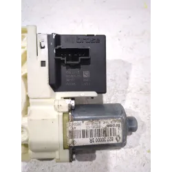 Recambio de motor elevalunas trasero derecho para renault megane iii fastback 1.6 16v referencia OEM IAM 0130822331  