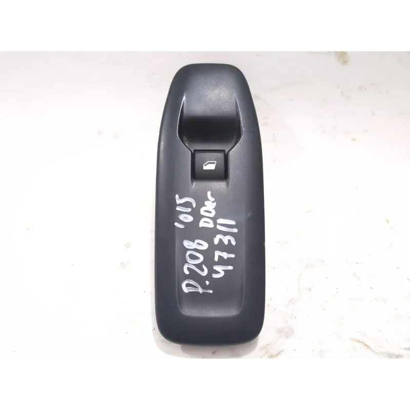 Recambio de mando elevalunas delantero derecho para ssangyong tivoli 1.6 xdi 160 referencia OEM IAM E31435 96751118ZD  