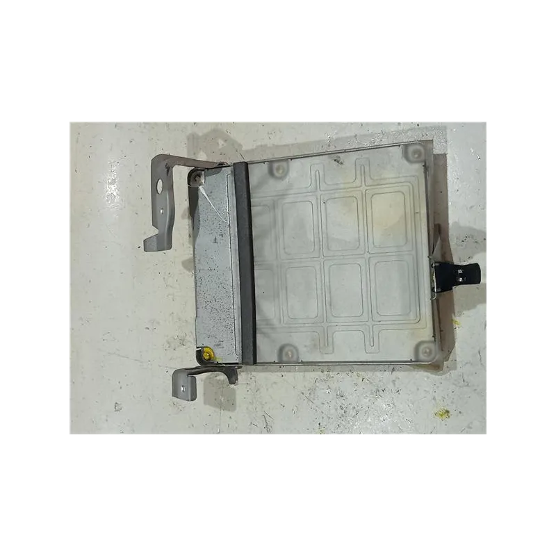 Recambio de centralita inyeccion para toyota yaris (ncp1/nlp1/scp1)(1999) 1.3 referencia OEM IAM 896615206  