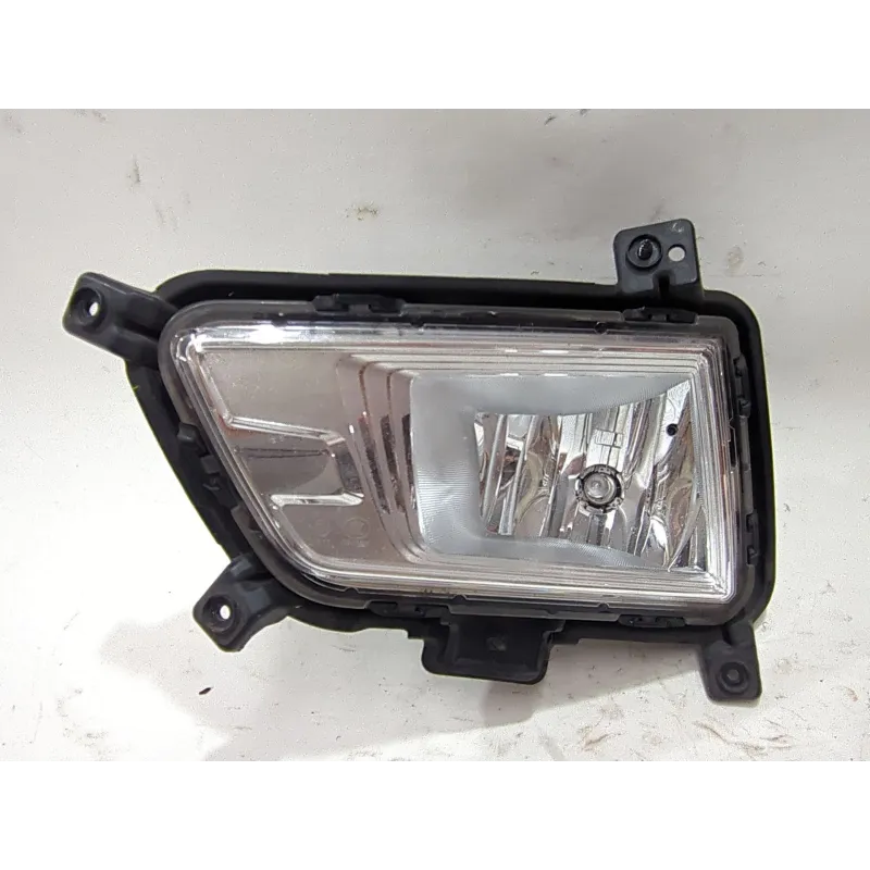 Recambio de faro antiniebla izquierdo para ssangyong tivoli 1.6 xdi 160 referencia OEM IAM 8320135000  