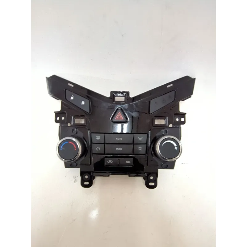 Recambio de mando climatizador para chevrolet cruze (j300) 2.0 cdi referencia OEM IAM 3862028  