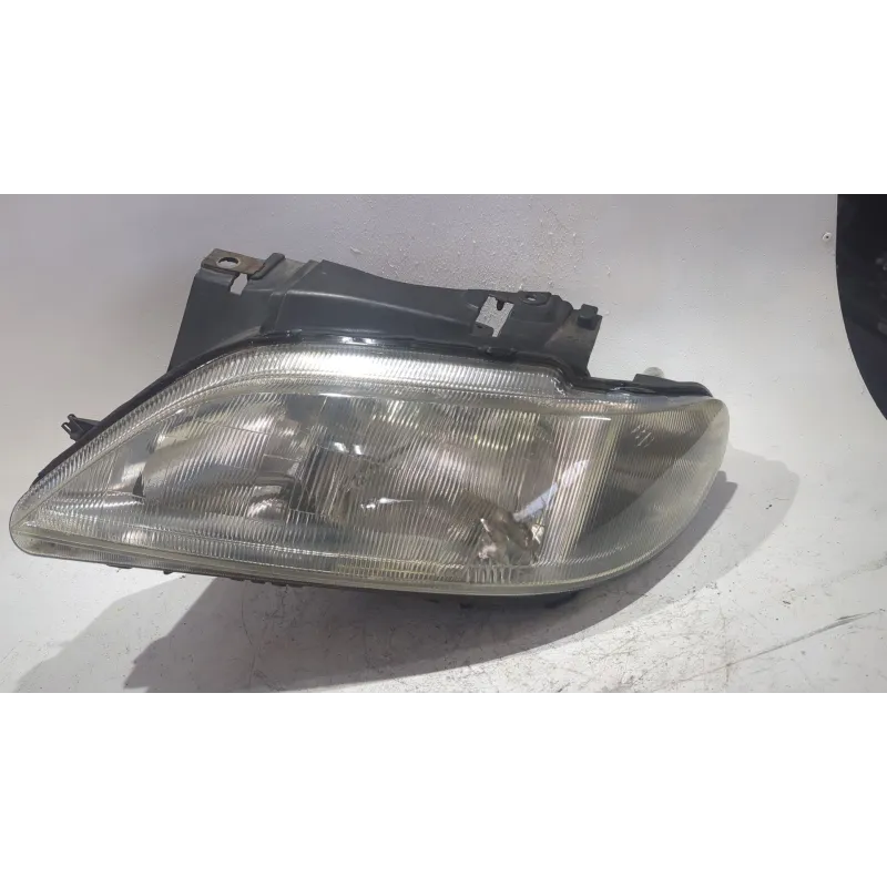 Recambio de faro izquierdo para citroën xsara (n1) 2.0 hdi 90 referencia OEM IAM 37540749  