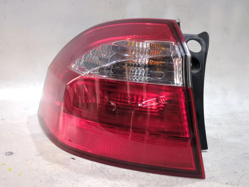 Recambio de piloto trasero izquierdo para kia rio iii (ub) 1.2 cvvt referencia OEM IAM 924011W2  