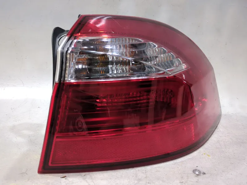 Recambio de piloto trasero derecho para kia rio iii (ub) 1.2 cvvt referencia OEM IAM 924011W2  