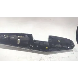 Recambio de mando elevalunas delantero izquierdo para ssangyong tivoli 1.6 xdi 160 referencia OEM IAM 299139565  
