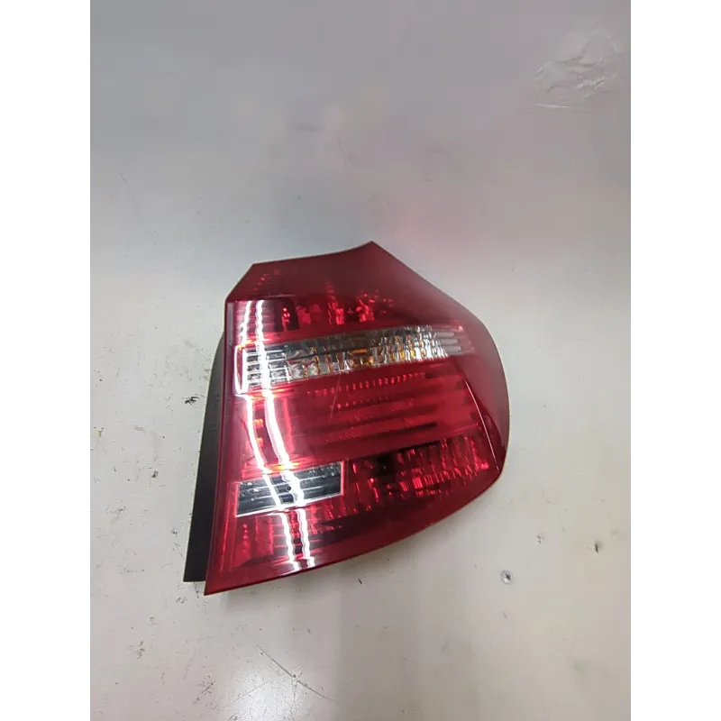 Recambio de piloto trasero derecho para bmw 1 (e81) 118 i referencia OEM IAM 716485605  