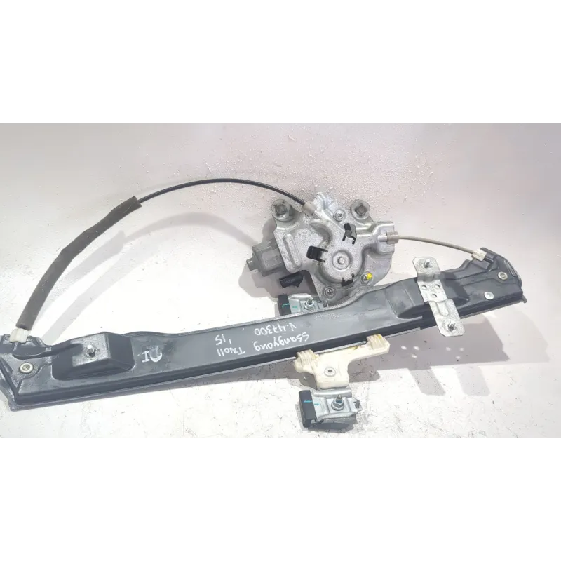 Recambio de mecanismo elevalunas delantero izquierdo para ssangyong tivoli 1.6 xdi 160 referencia OEM IAM   
