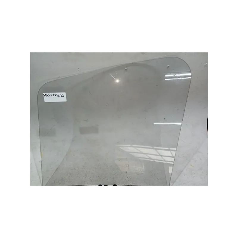 Recambio de luna puerta delantera derecha para mitsubishi pajero 2.5 td referencia OEM IAM MB677521  