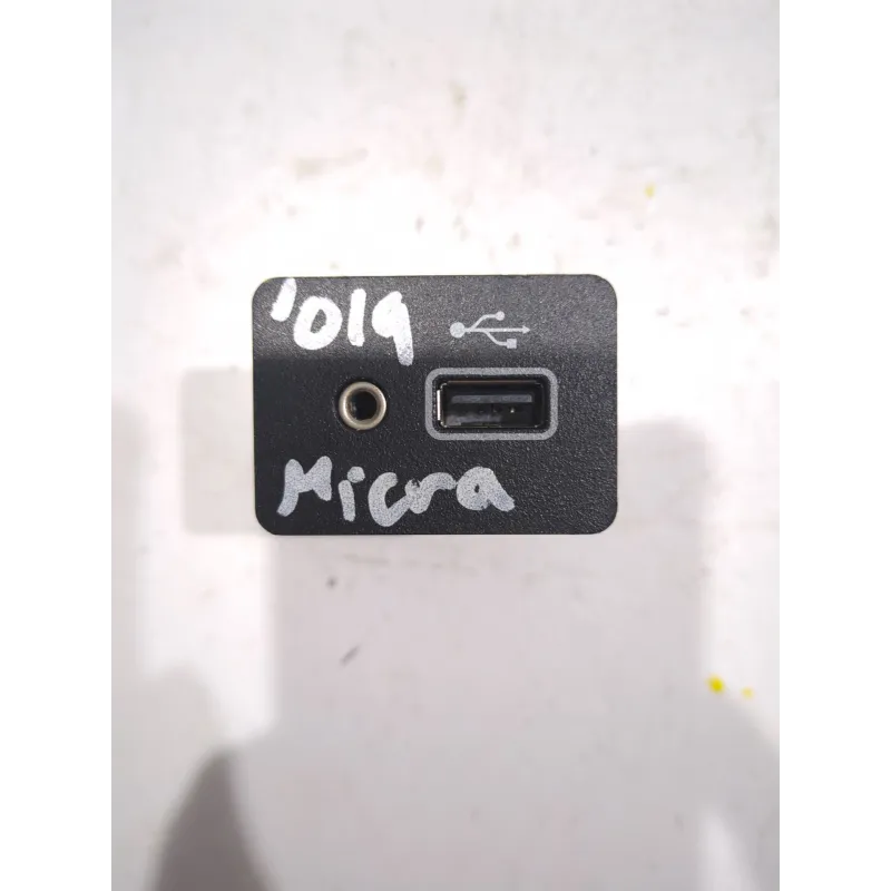 Recambio de mando usb para kia sorento iii (um) 2.2 crdi referencia OEM IAM 284H35FA0A  