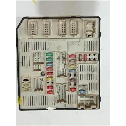 Recambio de caja fusibles/rele para renault laguna iii berlina (2007) 2.0 dci (bt01, bt0e, bt0k) referencia OEM IAM 284B60012RA 