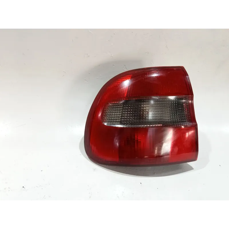 Recambio de piloto trasero izquierdo para volvo v40 familiar (1995) 1.9 di referencia OEM IAM 29262002  