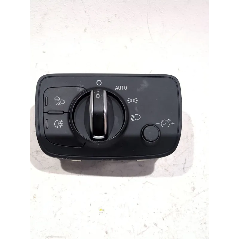 Recambio de mando de luces para audi a3 sportback (8ya, 8yf) 35 tfsi referencia OEM IAM 8V0941531AR  