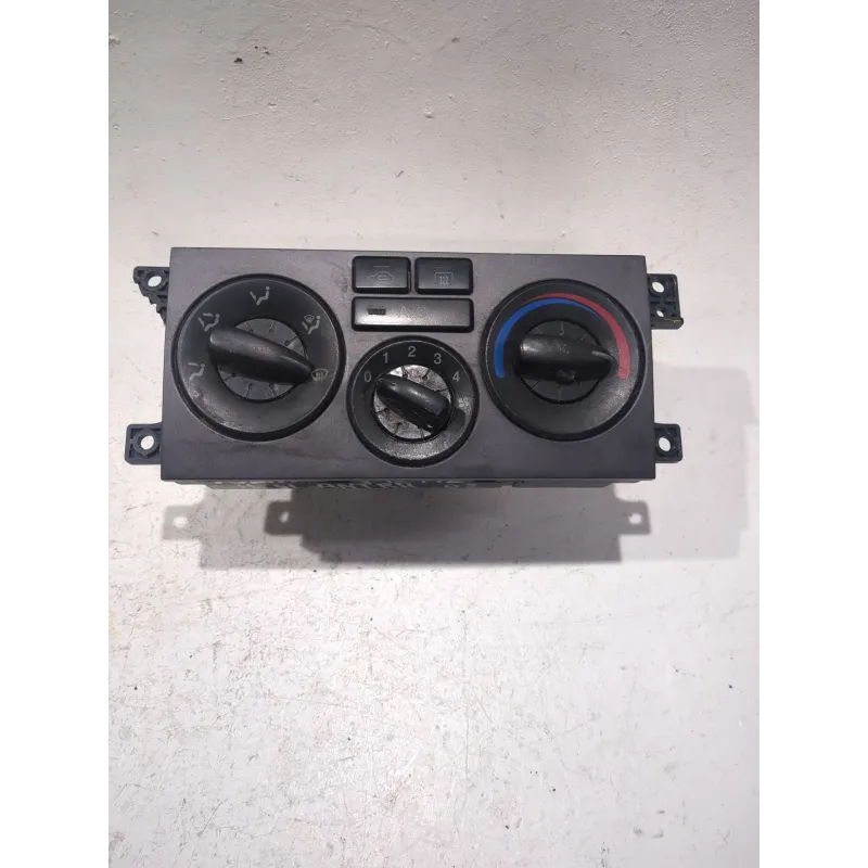 Recambio de mando climatizador para hyundai elantra sedán (xd) 2.0 crdi referencia OEM IAM 97250  