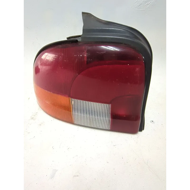 Recambio de piloto trasero izquierdo para dodge neon ii 2.0 16v referencia OEM IAM 5261881LH  