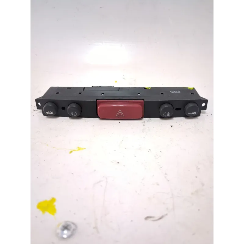 Recambio de boton emergencia para alfa romeo 147 (190)(2000) 1.9 jtdm 8v referencia OEM IAM 735266925  