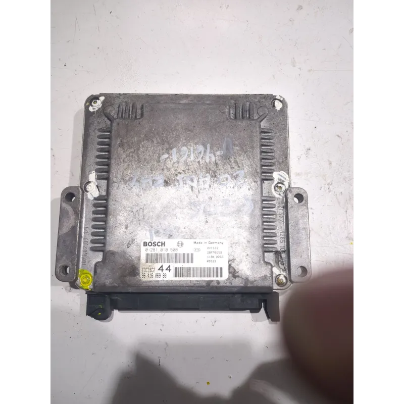 Recambio de centralita inyeccion para peugeot 206 (1998) 2.0 hdi 90 referencia OEM IAM EDC15C2  