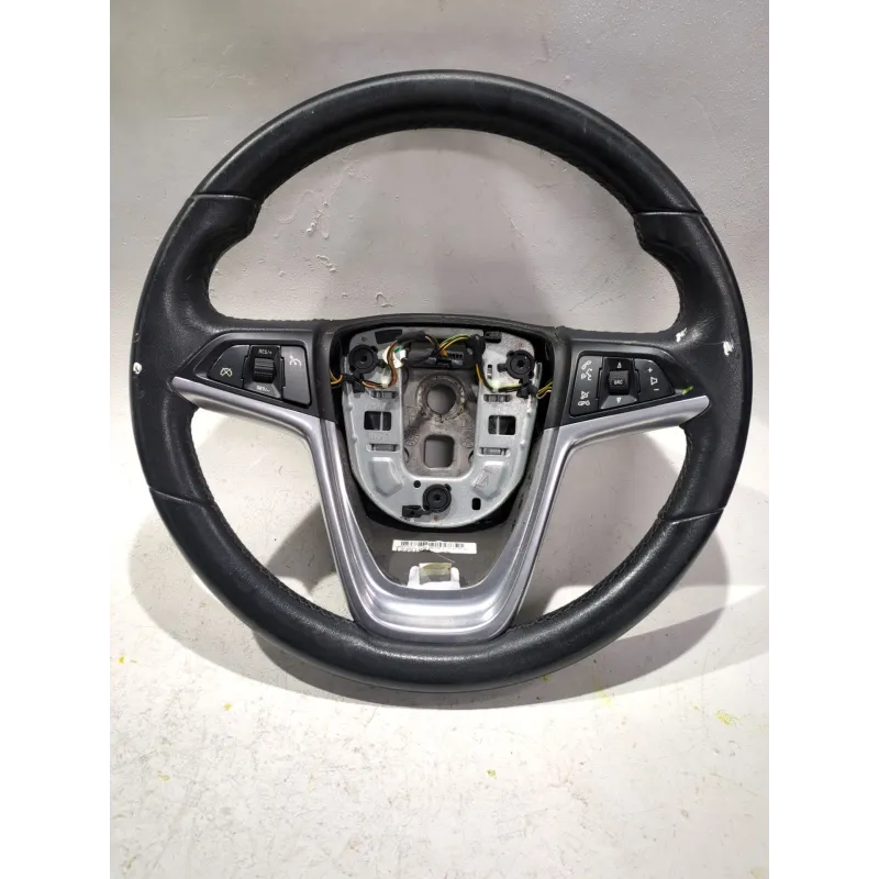 Recambio de volante para opel astra j gtc 2.0 cdti (08) referencia OEM IAM 13351021  