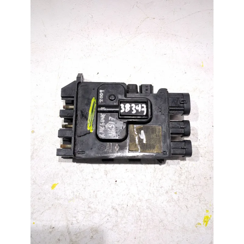 Recambio de caja fusibles/rele para renault megane iii fastback 1.6 16v referencia OEM IAM 24380005r  