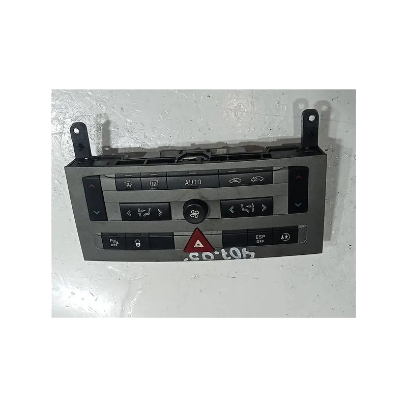 Recambio de mandos climatizador para peugeot 407 hdi 135 referencia OEM IAM VP4PUH18C612FG  