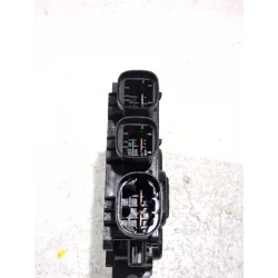 Recambio de caja fusibles/rele para renault megane iii fastback 1.6 16v referencia OEM IAM 24380005r  