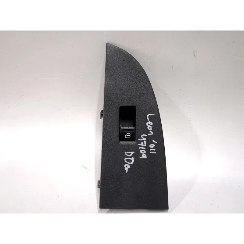 Recambio de mando elevalunas delantero derecho para seat leon (1p1) 1.6 tdi referencia OEM IAM 1P1867172 156023101  