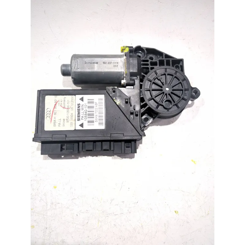 Recambio de motor elevalunas delantero derecho para audi a4 b6 (8e2) 2.0 referencia OEM IAM 0130821765  