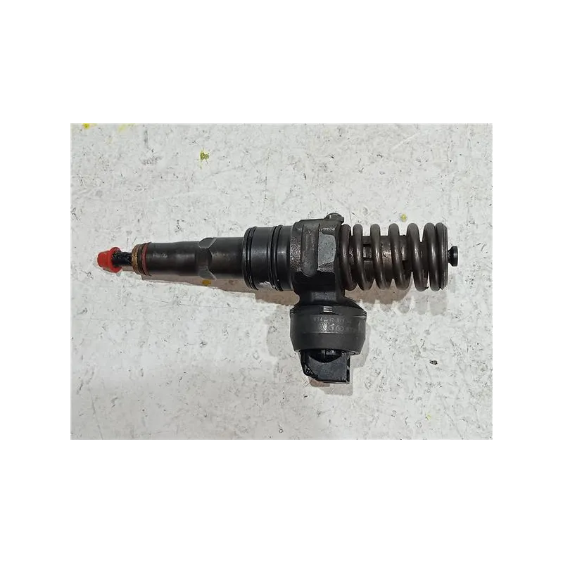 Recambio de inyector para volkswagen golf iv berlina (1j1)(1997) 1.6 16v referencia OEM IAM 038130073AK  