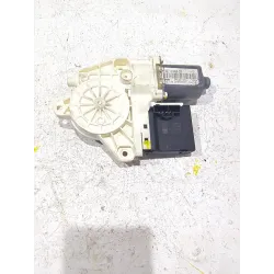 Recambio de motor elevalunas trasero izquierdo para renault megane iii fastback 1.6 16v referencia OEM IAM 0130822330  