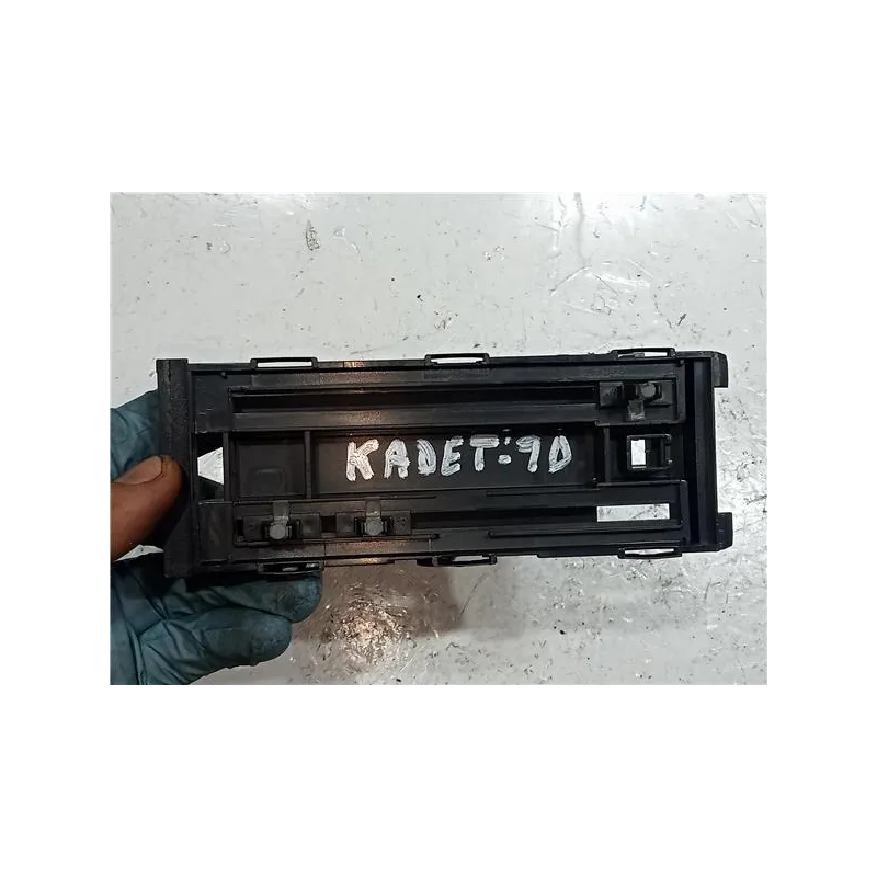 Recambio de mandos climatizador para opel kadett e (1984) s referencia OEM IAM 90181616  