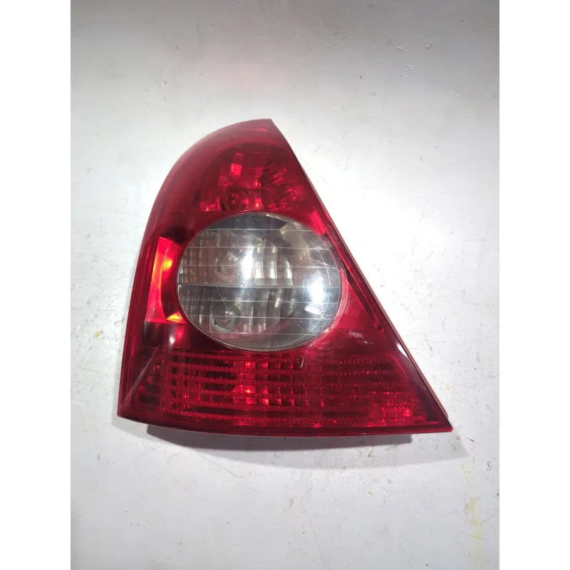Recambio de piloto trasero izquierdo para renault clio ii (bb_, cb_) 1.5 dci referencia OEM IAM 8200071413  