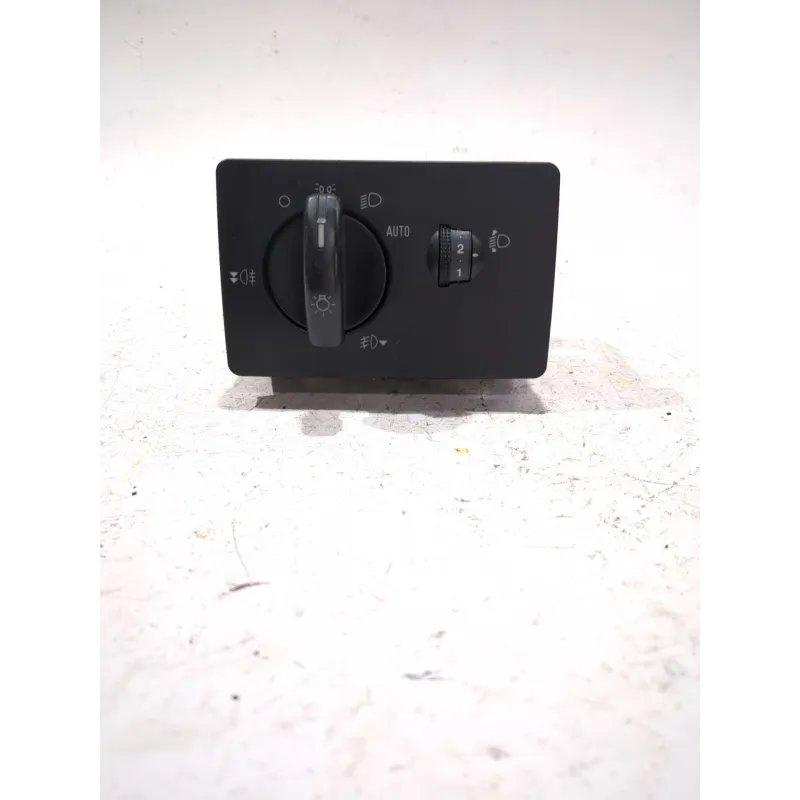 Recambio de mando de luces para ford fiesta v van 1.4 tdci referencia OEM IAM 6S6T13A024AA  