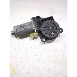 MOTOR ELEVALUNAS DELANTERO DERECHO 0130821939 
