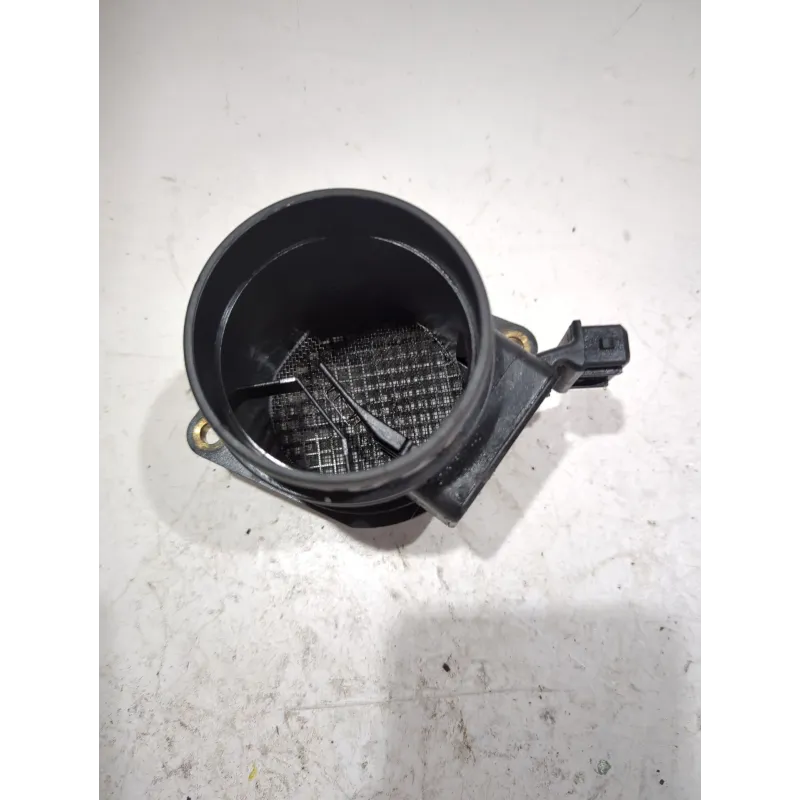 Recambio de caudalimetro para renault megane 1.9 referencia OEM IAM 7700105010B  