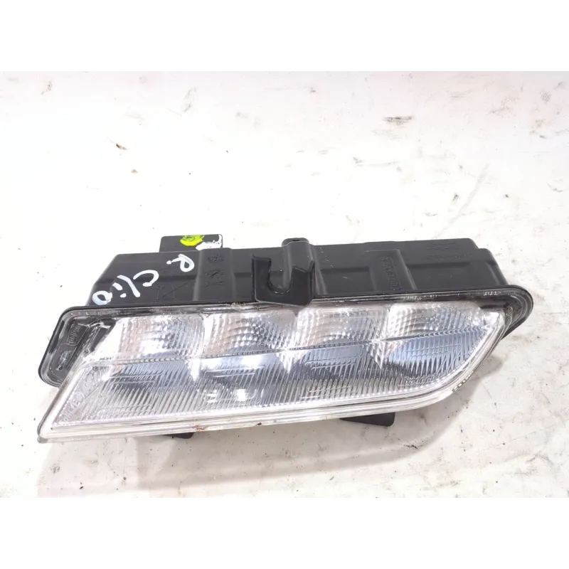 Recambio de piloto delantero izquierdo para renault clio iv (bh_) 1.5 dci 90 referencia OEM IAM 266059367R  