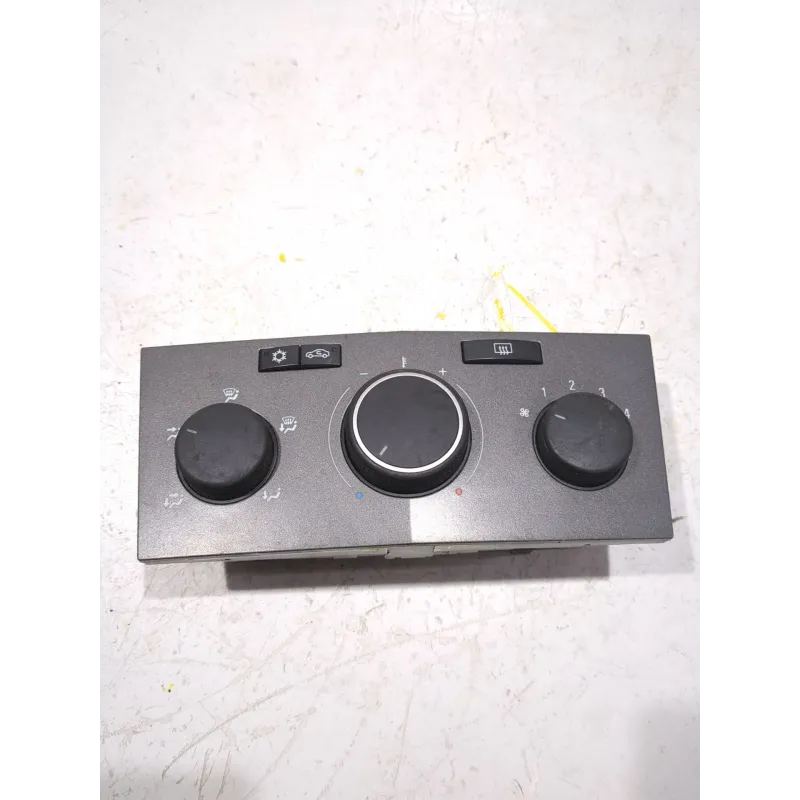 Recambio de mando climatizador para opel astra h berlina (2004) 1.7 cdti referencia OEM IAM 13201300  
