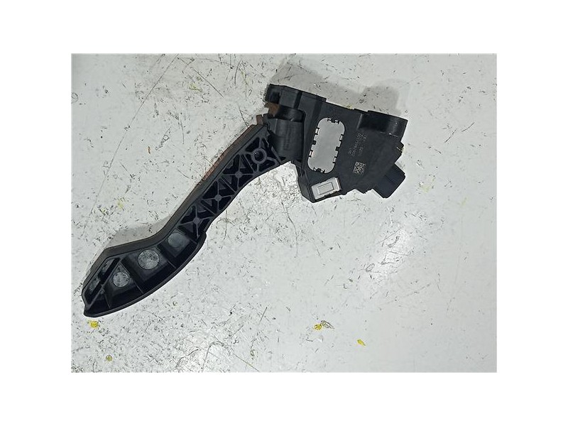 Recambio de potenciometro pedal gas para toyota auris (e15)(10.2006) 1.4 d-4d referencia OEM IAM 7811002011  