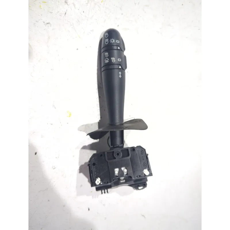 Recambio de mando luces para renault clio ii (bb_, cb_) 1.5 dci referencia OEM IAM   