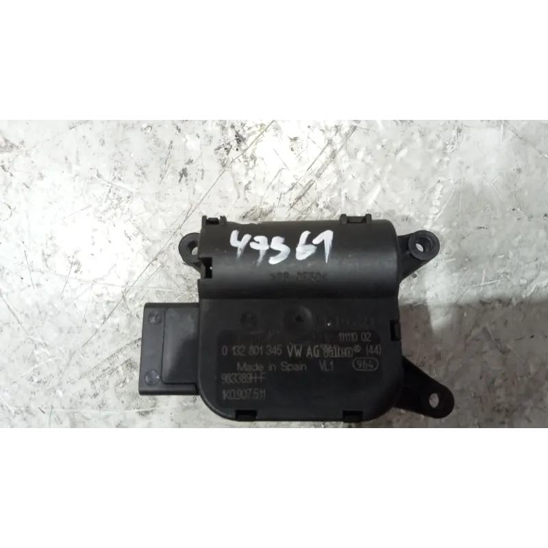 Recambio de motor apertura trampillas climatizador para seat leon (1p1) 1.6 tdi referencia OEM IAM 0132801345  