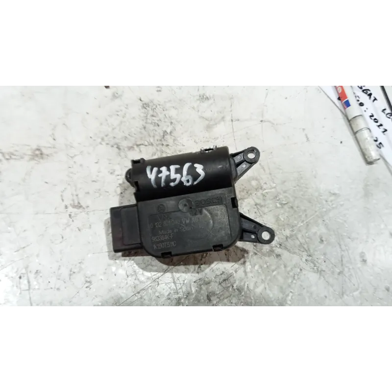 Recambio de motor apertura trampillas climatizador para seat leon (1p1) 1.6 tdi referencia OEM IAM 0132801340  
