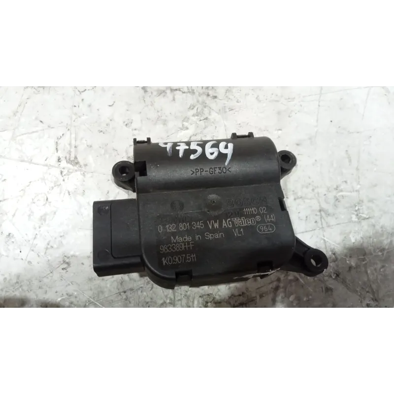 Recambio de motor apertura trampillas climatizador para seat leon (1p1) 1.6 tdi referencia OEM IAM 0132801345  