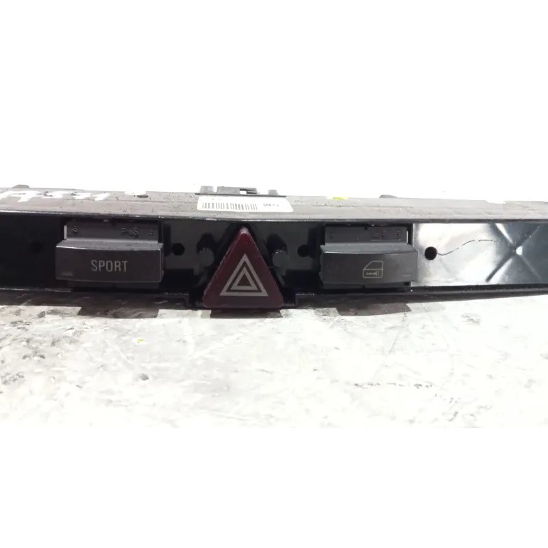 Recambio de interruptor luces emergencia para opel astra h (a04) 1.4 (l48) referencia OEM IAM 03758070  