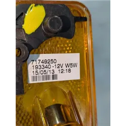 Recambio de piloto intermitente lateral delantero izquierdo para iveco daily furgón (2011) referencia OEM IAM 71749250  