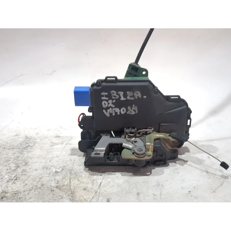 Recambio de cerradura puerta delantera izquierda para seat ibiza iii (6l1) 1.9 tdi referencia OEM IAM 837015A  